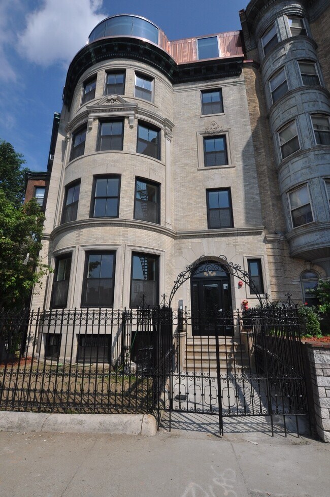 868 Beacon St unit 1, Boston, MA 02215 - photo 2