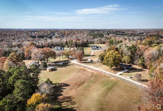The fall colors increase the beauty of this Mooresville farm.