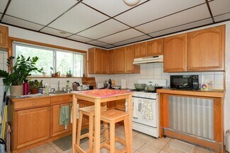 19 Oval Rd Unit 2, Quincy, MA 02170