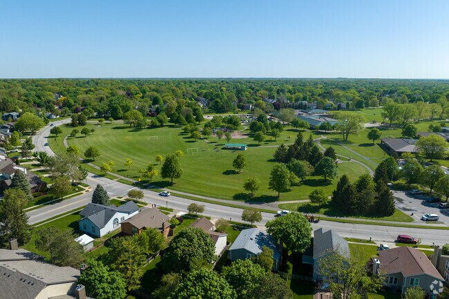 Olde Sawmill is a highly residential 
family-friendly neighborhood.