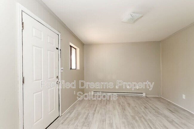 201 Leisure Time Ln unit 3, Winston-Salem, NC 27107 - photo 5