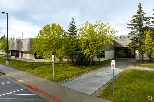 Huffman Elementary School serves students from Kindergarten to 6th grade.