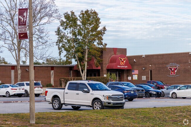 Niceville High School has an A grade on Niche and supports grades 9-12.