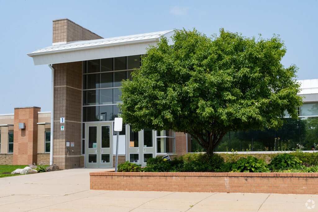 Zemmer Middle School building in Lapeer County.