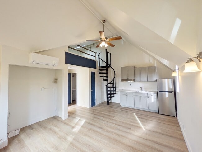 Elmwood Village, Berkeley, CA 94705 - photo 7