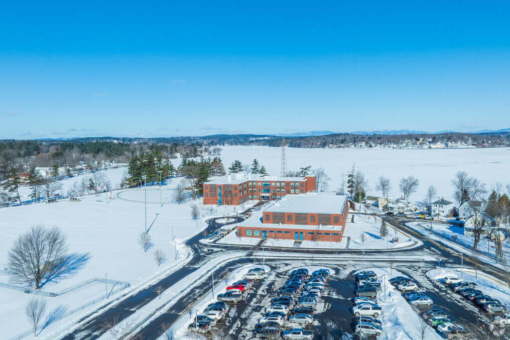 Laconia Middle School has a student-teacher ratio of 11 to 1.