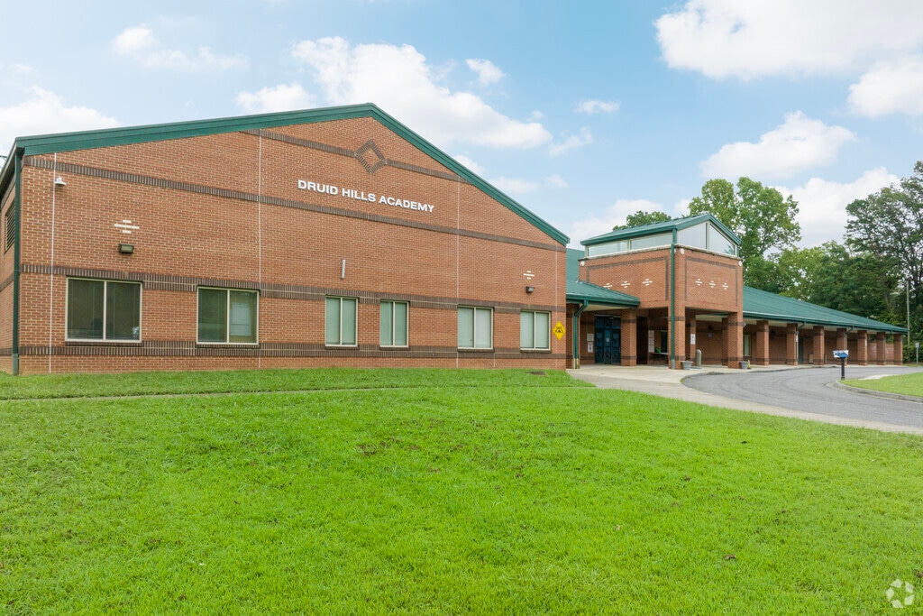 The Druid Hills Academy serves grades PreK-8 in the J T Williams area of Charlotte.