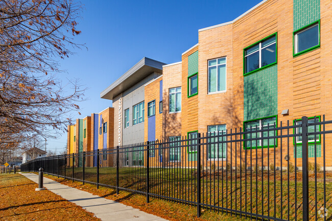 The student teacher ratio at Washington Elementary is 13 to 1.
