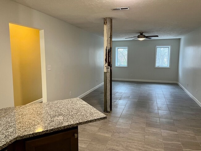 302 E Grove St unit B, Bloomington, IL 61701 - photo 6