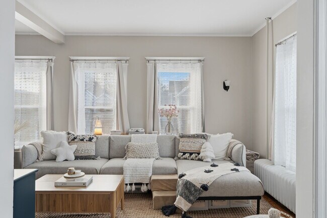 186 Arnoldale Rd unit 2, West Hartford, CT 06119 - photo 5