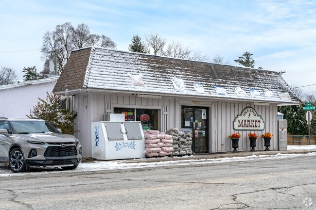 Idle Spur Market, located at the heart of Arcadia, offers a variety of quick meals.