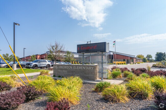 Phil Snowden Elementary is located off of a main arterial road.