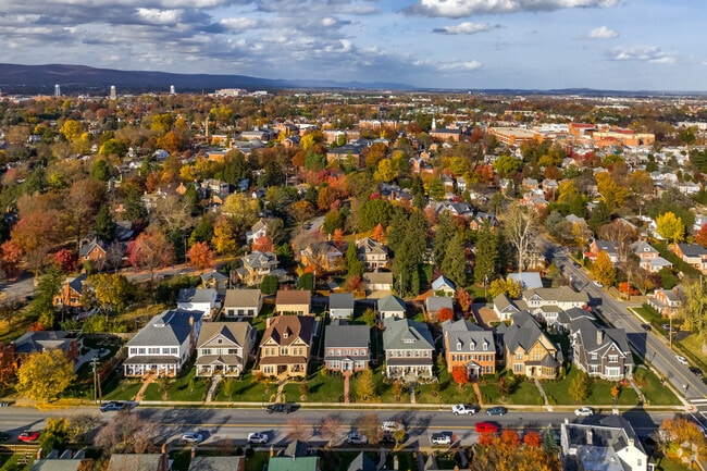 The homes in Baker Park are surrounded by the natural beauty of the Cascade Mountains.