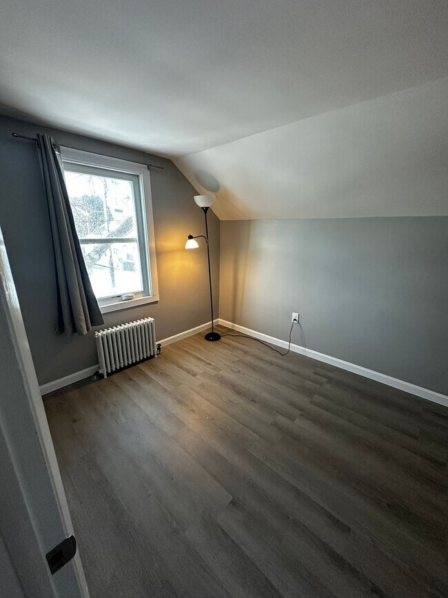 176 Park St unit 176 Park St 2, Burlington, VT 05401 - photo 4