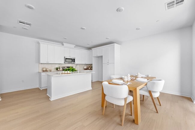 9423 1/2 Sepulveda Blvd, North Hills, CA 91343 - photo 3