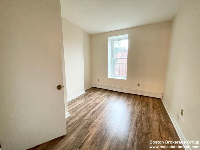 92 Hammond St unit 3, Roxbury Crossing, MA 02120 - photo 3