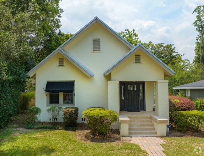 Newer builds like this one can be found in the Levy Park.