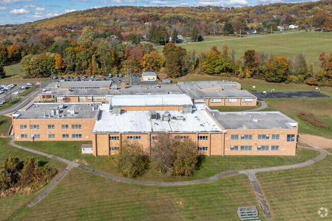 Round Valley School serves third through fifth grade and earns a B-plus rating from Niche.