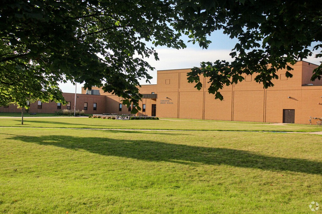 Somonauk Middle School serves students in the Malta community.