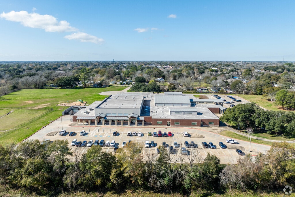Bill Hasse Elementary School is located in eastern Alvin, Texas, just south of Houston.