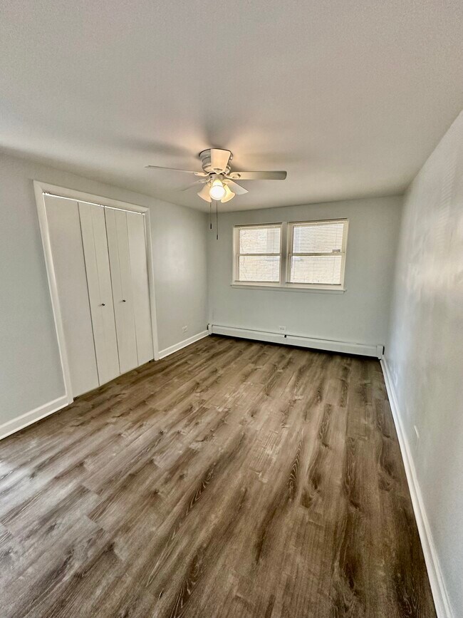 37 W Conti Pkwy unit 1, Elmwood Park, IL 60707 - photo 4