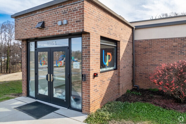 Guilford Elearning University Prep has a student-teacher ratio of 14 to 1.