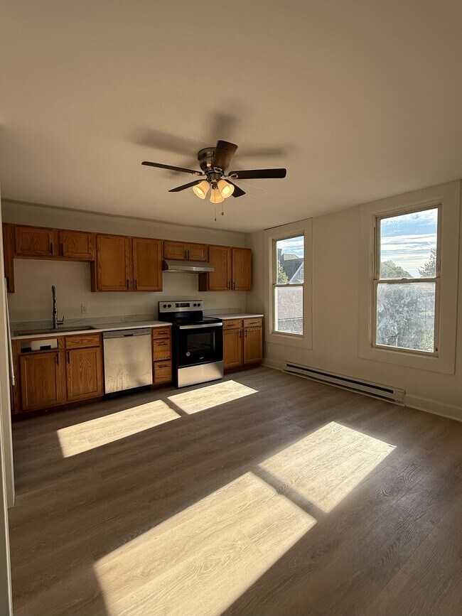 1. Kitchen/Dining Room