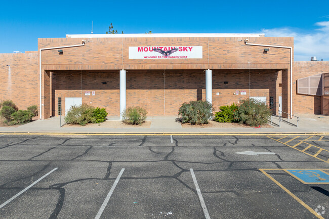 Mountain Sky Jr. High in Phoenix offers a dynamic education for young teens.
