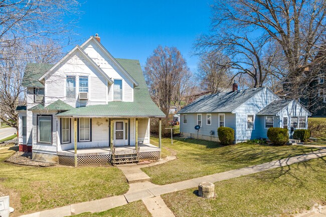 The older homes of Guthrie County are often in the center of the small towns.