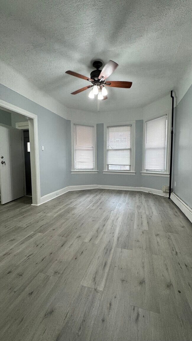164 Grant Ave, Jersey City, NJ 07305