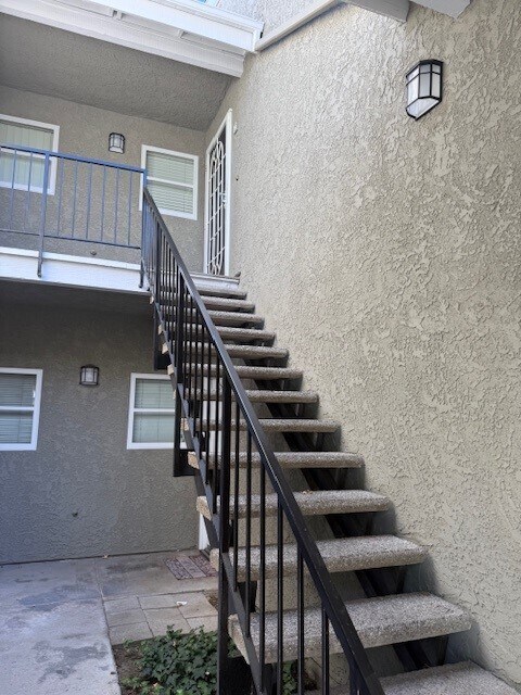 27648 Susan Beth Way unit H, Santa Clarita, CA 91350 - photo 4