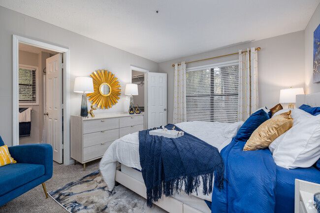 2BR, 2BA - 1,005SF - Master Bedroom