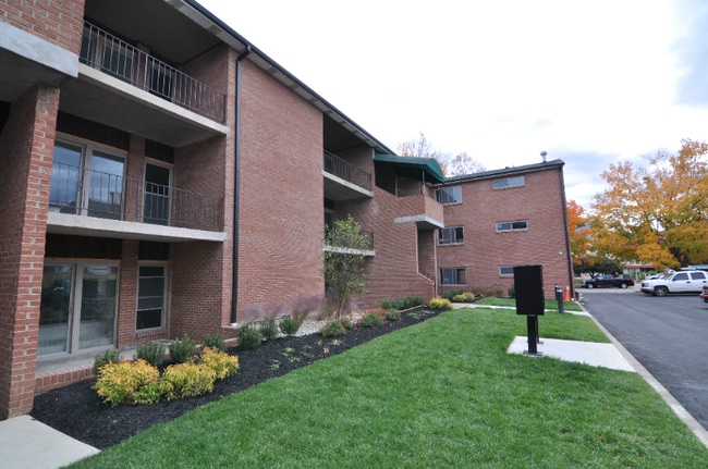 924 10th Ave unit 5, Huntington, WV 25701 - photo 2