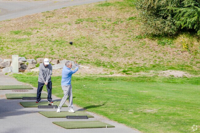 The driving range seems to be a popular destination for locals in Twin Lakes WA.