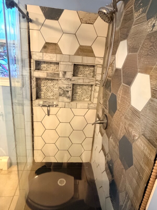 103 Smalley St unit 3rd Floor, New Britain, CT 06051 - photo 4