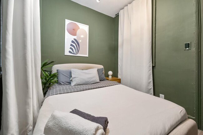 330 E 61st St unit ID1323900P, New York, NY 10065 - photo 3