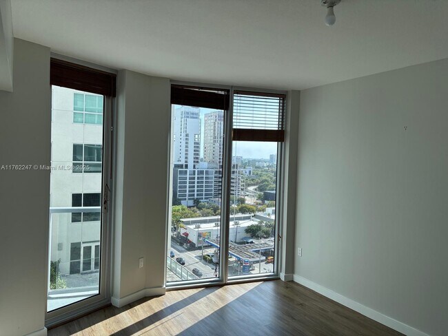 185 SW 7th St unit 1410, Miami, FL 33130 - photo 5