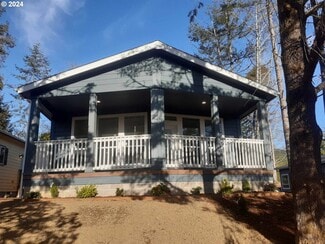 348 N Falcon St, Rockaway Beach, OR 97136
