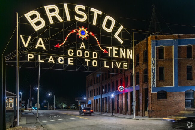 Bristol, VA and Bristol, TN are divided by Main St, the main hub of activity in Bristol.