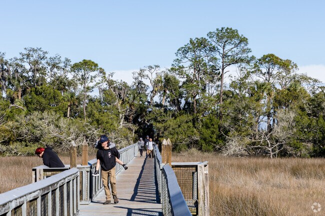 Enjoy the boardwalk to Freedom Arch with your family in St Augustine North City.