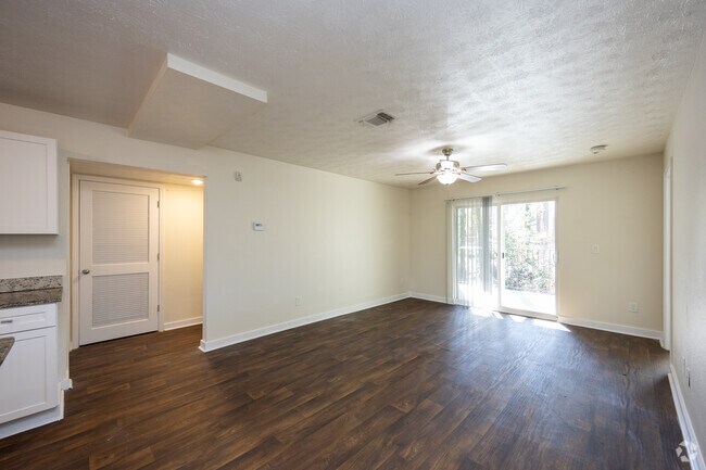 Villas de las Colinas 2, Atlanta, GA 30329 - photo 7