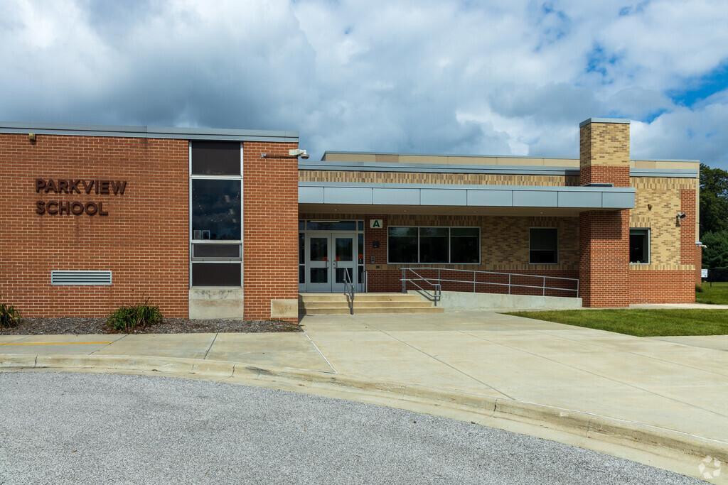 Parkview Elementary School provides education in the neighborhood of 
Valparaiso