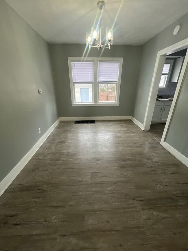 2557 S 6th St, Springfield, IL 62703 - photo 3