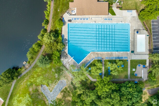 Summer fun awaits in Sugarland Run, VA, with pools and a community swim team to enjoy.