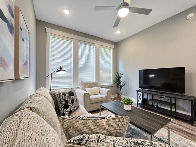 4310 W Spruce St unit ID1050953P, Tampa, FL 33607 - photo 5