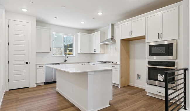 11478 E Briarwood Cir, Centennial, CO 80112 - photo 2