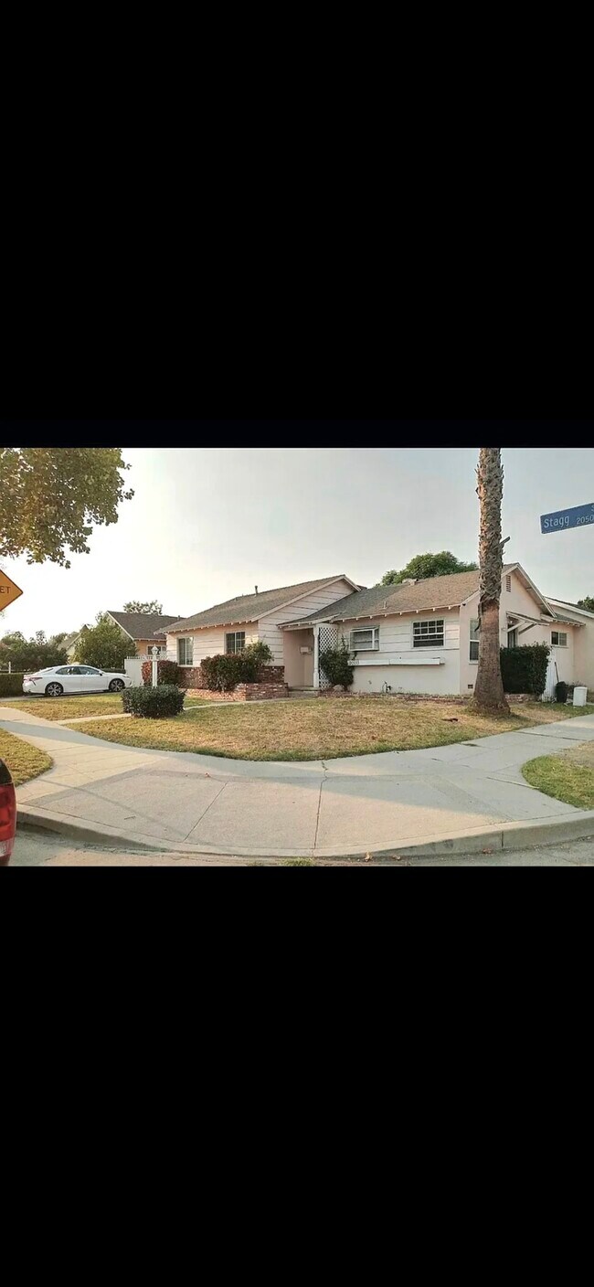 20533 Stagg St, Winnetka, CA 91306