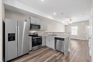 1170 Meadowhill Ln, Clarksville, TN 37043