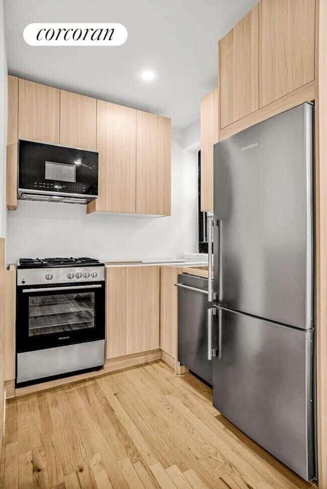 315 E 95th St, New York, NY 10128