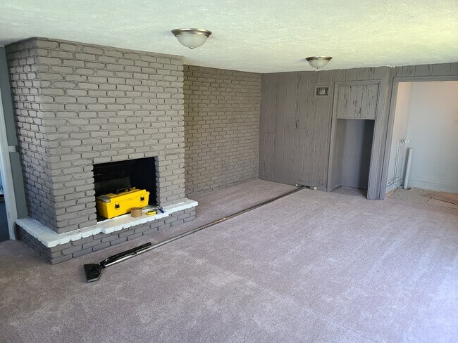 813 Roosevelt St, South Bend, IN 46616 - photo 5